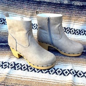 Faux-Suede Sherpa-Linen Clogs Booties Like New! 7.5